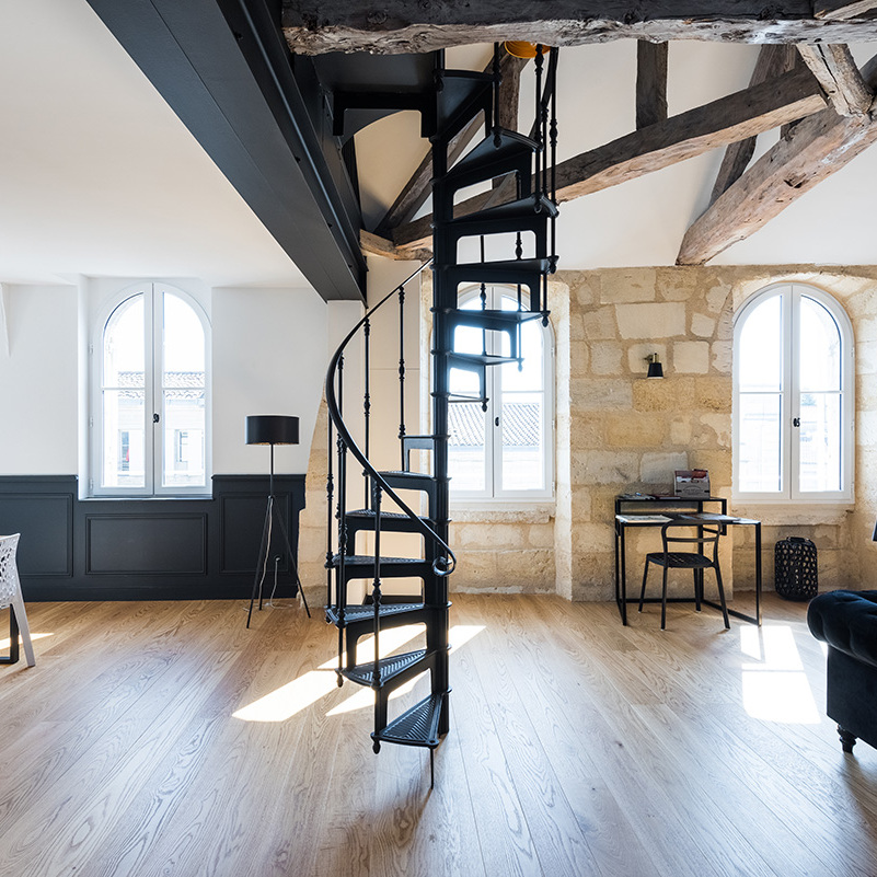 Spiral staircase Mirecourt model in the airbnb Le Foch in Libourne (France)
