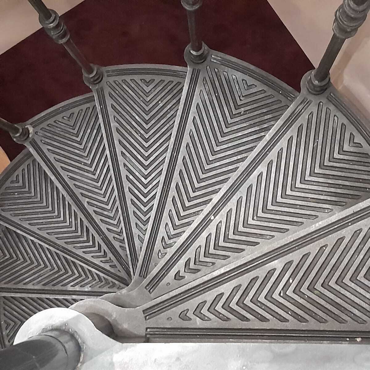 Mirecourt model spiral staircase