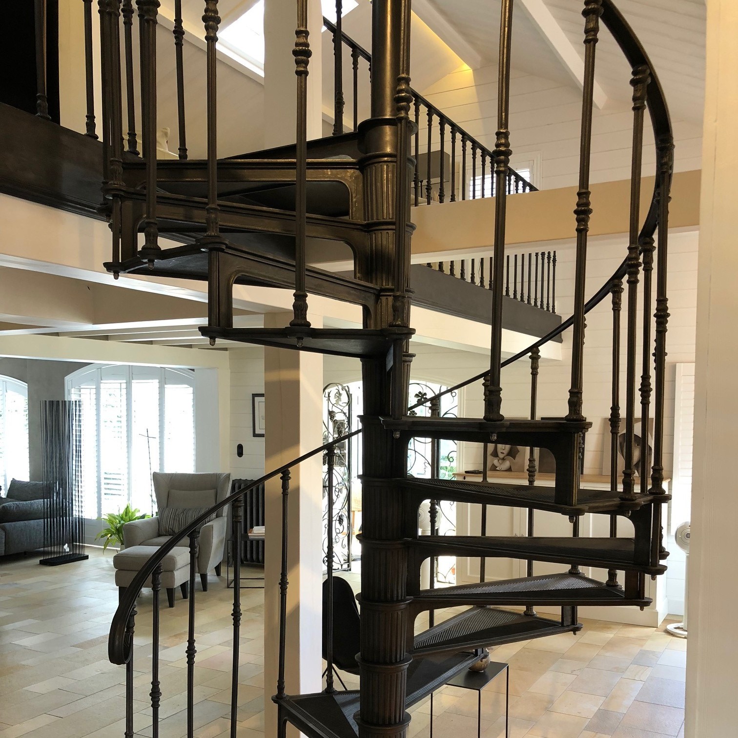 Cast iron spiral staircase model Reims - Style Chic