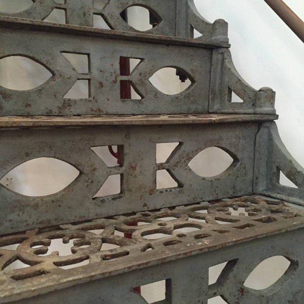 Details of the treads of the Lille de Luxe model - straight staircase of cast iron