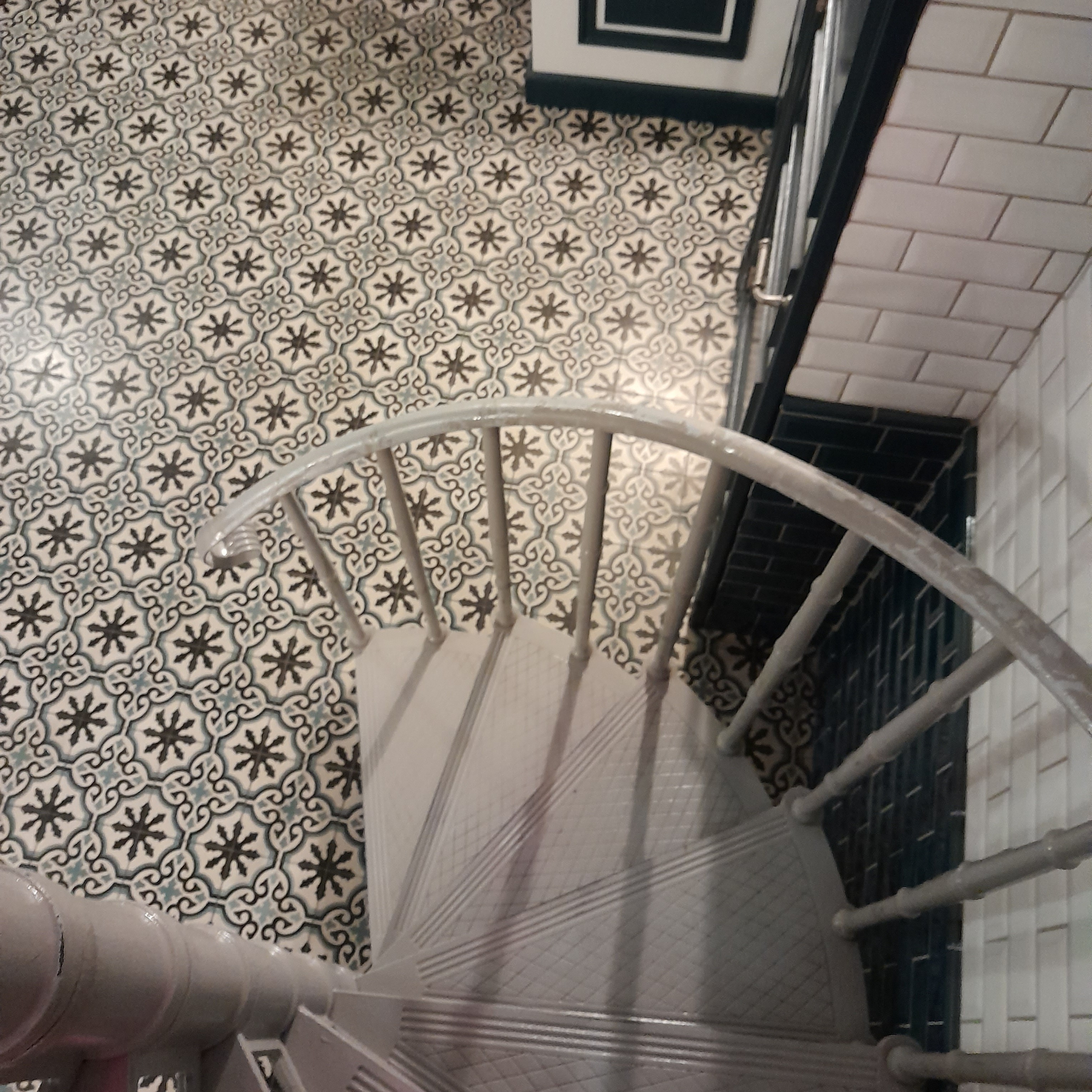 Cast iron spiral staircase model Saint-Tropez de Luxe